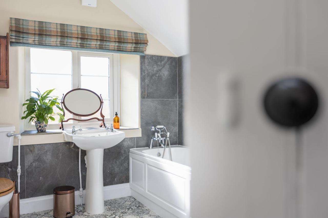 Luxury Farmhouse With Stunning Views And Hot Tub Ebberston Buitenkant foto